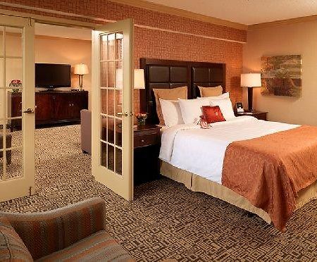 Crowne Plaza Hotel Worcester-Downtown Hudson Exterior photo